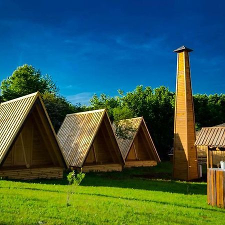 Rooms & Glamping Lana Haus Licko Petrovo Selo Zewnętrze zdjęcie