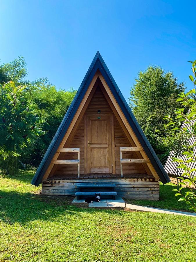 Rooms & Glamping Lana Haus Licko Petrovo Selo Zewnętrze zdjęcie