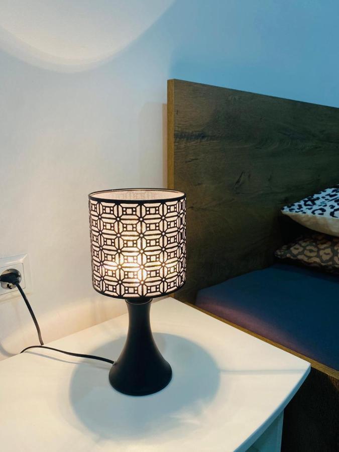 Rooms & Glamping Lana Haus Licko Petrovo Selo Zewnętrze zdjęcie