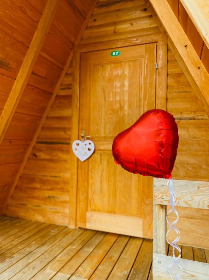 Rooms & Glamping Lana Haus Licko Petrovo Selo Zewnętrze zdjęcie