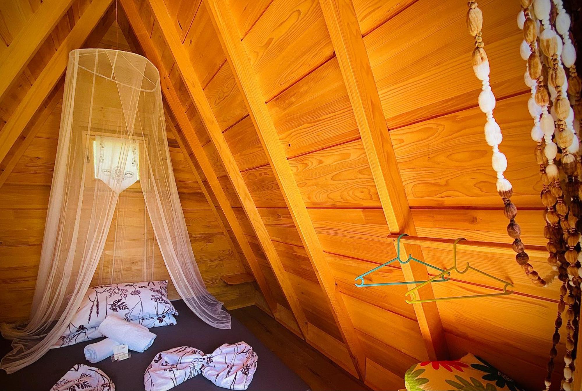 Rooms & Glamping Lana Haus Licko Petrovo Selo Zewnętrze zdjęcie