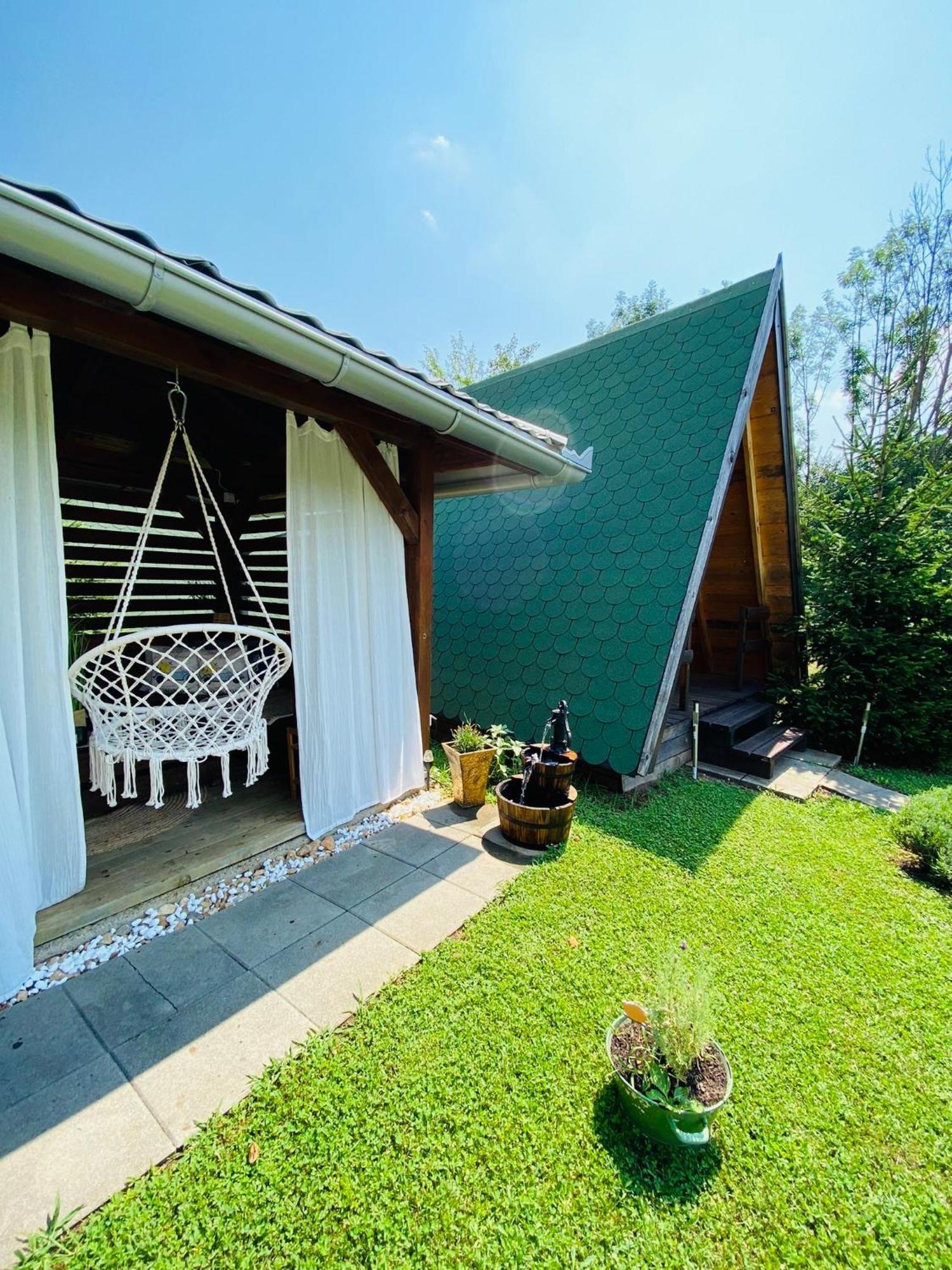 Rooms & Glamping Lana Haus Licko Petrovo Selo Zewnętrze zdjęcie