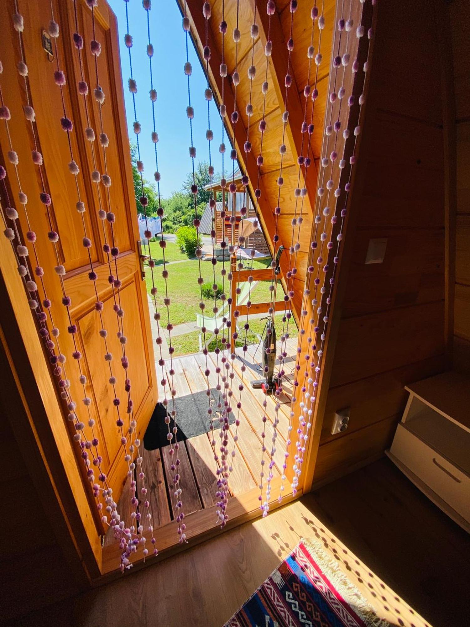 Rooms & Glamping Lana Haus Licko Petrovo Selo Zewnętrze zdjęcie
