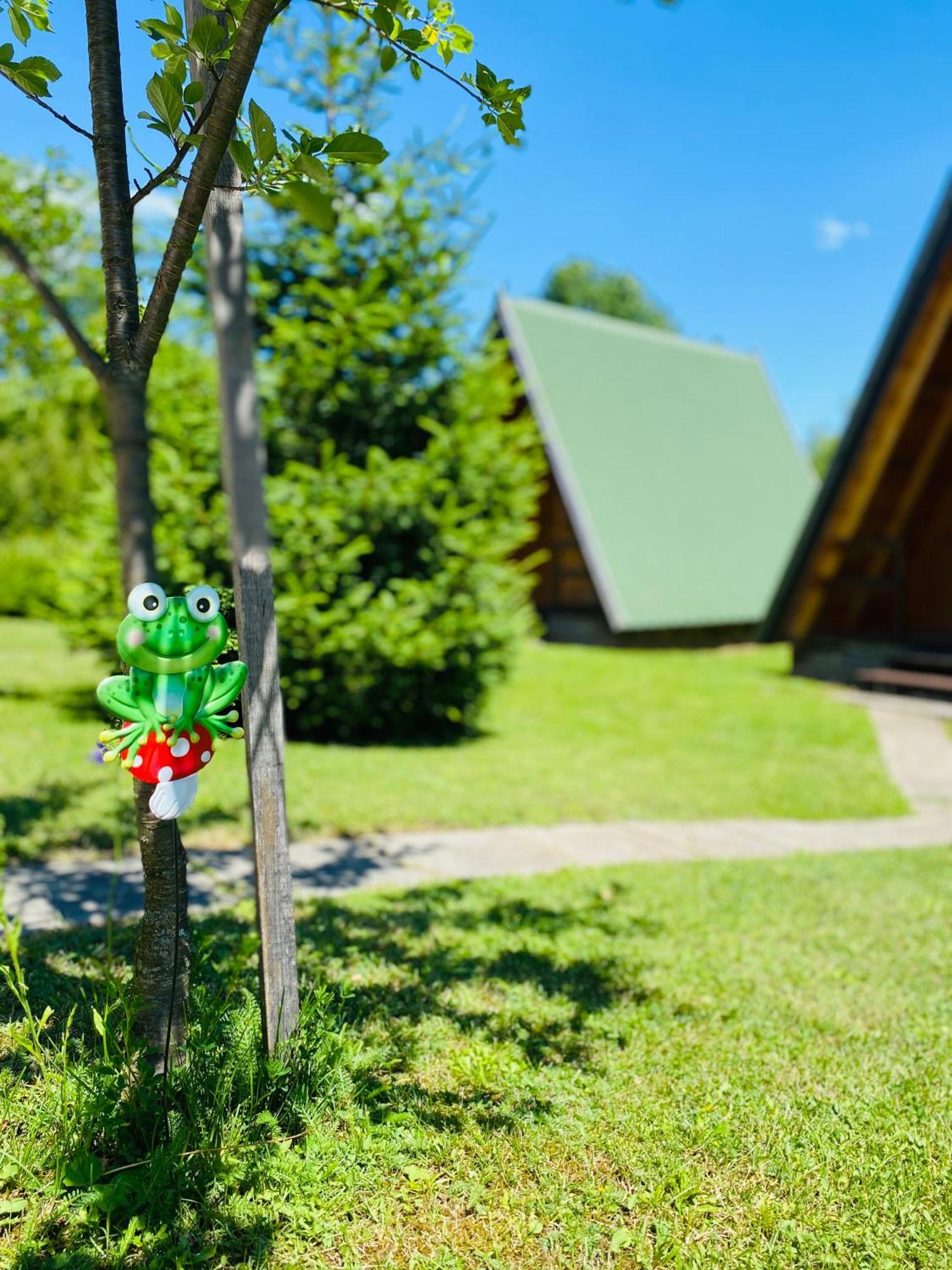 Rooms & Glamping Lana Haus Licko Petrovo Selo Zewnętrze zdjęcie